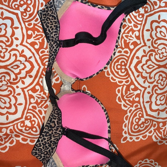 Victoria’s Secret PINK push-up bra - Picture 3 of 3